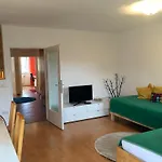 Am Neutor Zentrum 4*