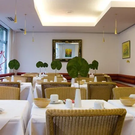 Hotel Am Neutor Zentrum 4*