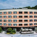 アム ノイトール ツェントラム ホテル 4*