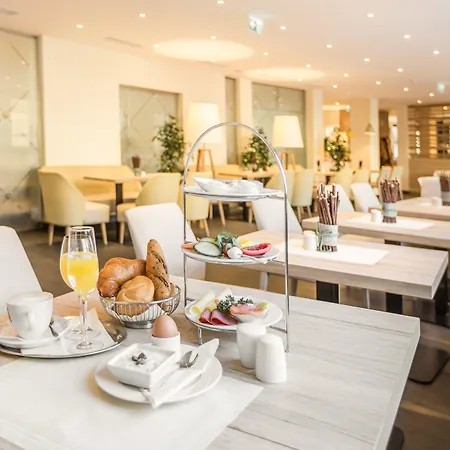 Am Neutor Zentrum 4*