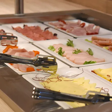 Am Neutor Zentrum 4*