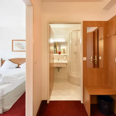 Hotel Am Neutor Zentrum 4*