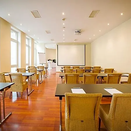 Hotel Am Neutor Zentrum 4*