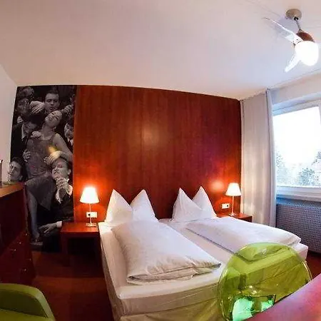 מלון Am Neutor Zentrum 4*