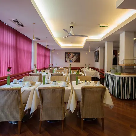 Am Neutor Zentrum 4*