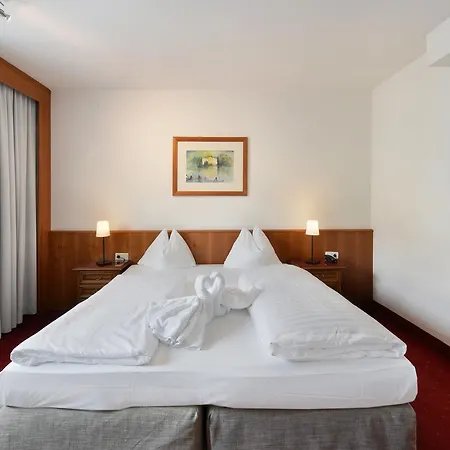 Am Neutor Zentrum 4*